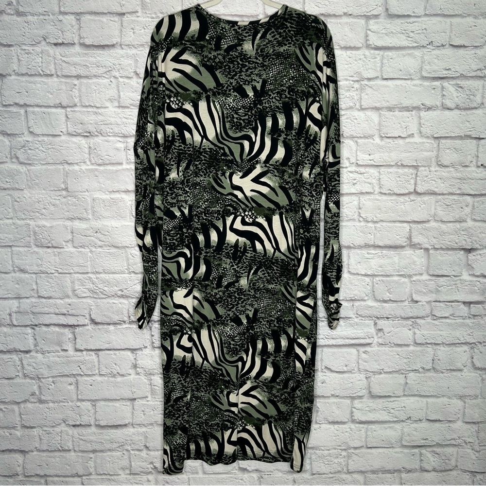 Isle Jacobsen Abstract Animal Print Long Sleeve Jersey Knit Lagenlook Midi Dress - Picture 5 of 13